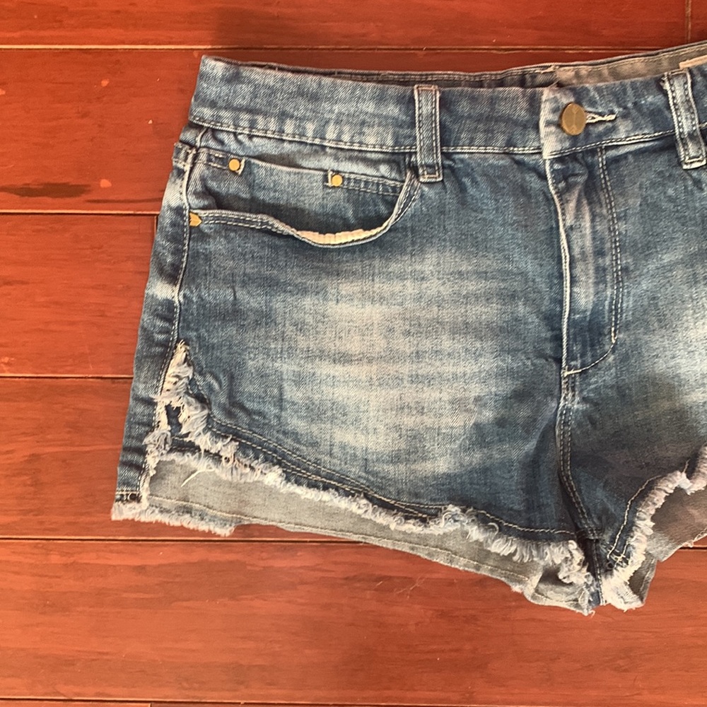 Ban Jara | Distressed Mid Rise Jean Shorts